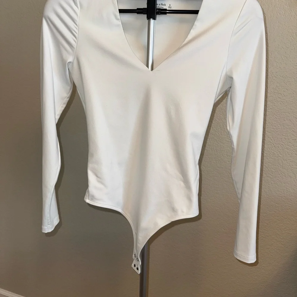 Abercrombie & Fitch Soft A&F Collection Women’s White Long Sleeve Bodysuit Small - Picture 4 of 4